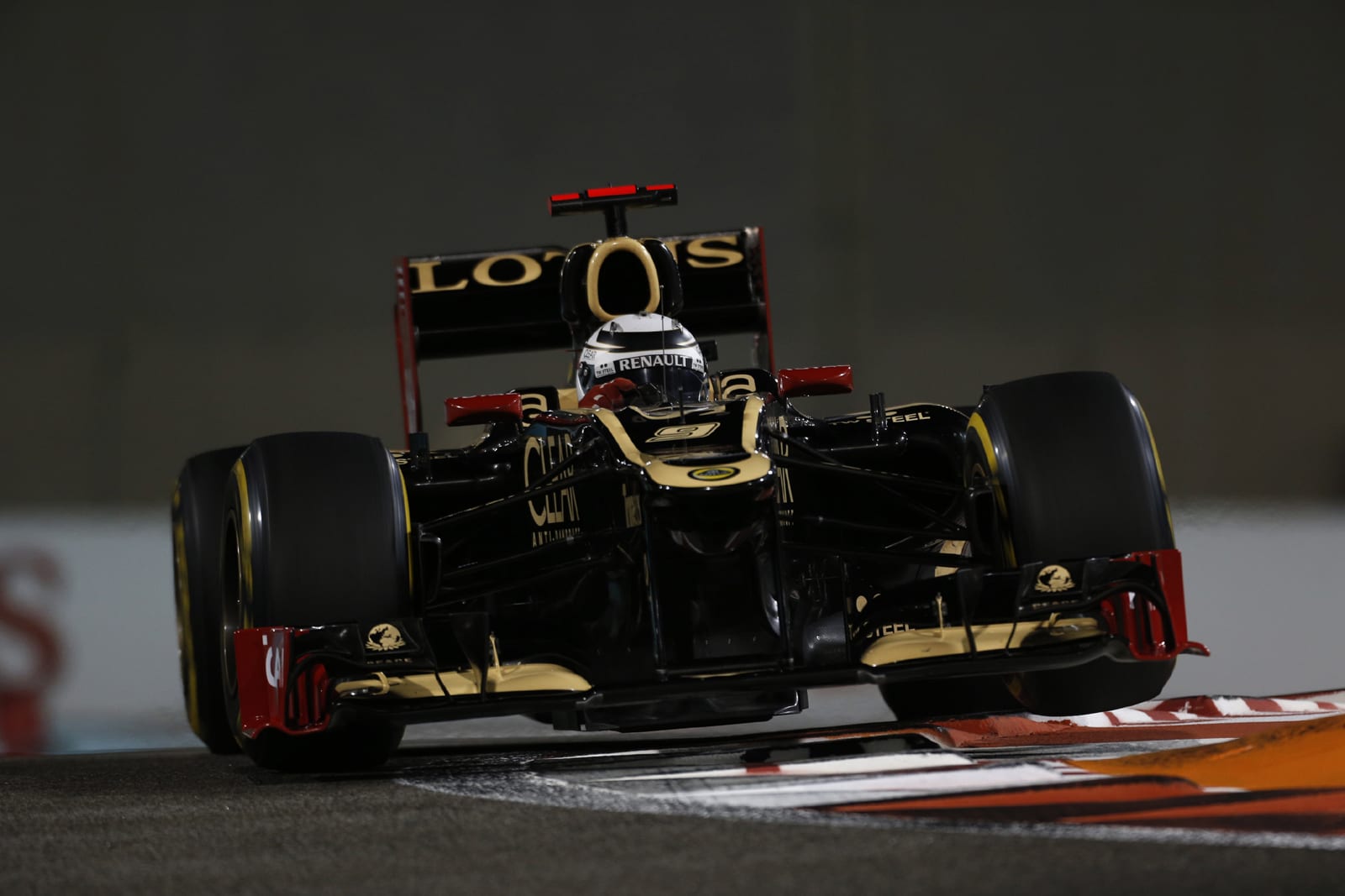 GP Abu Dhabi - RACE: Νικητής ο Raikkonen