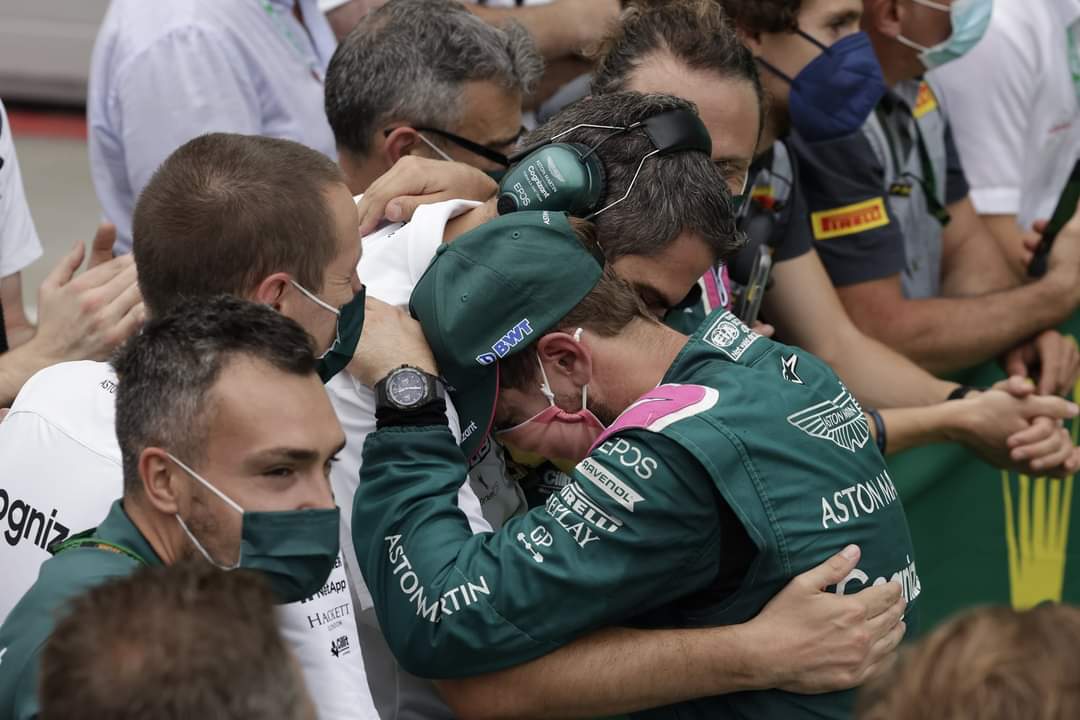 GP Ουγγαρίας - Update: Αποκλεισμός για τον Vettel, στη 2η θέση ο Hamilton, podium για τον Sainz!